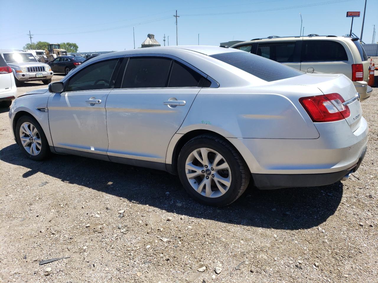 1FAHP2HW1BG138116 2011 Ford Taurus Sel