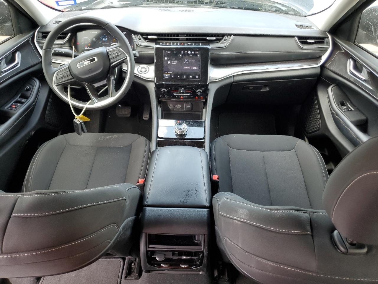 1C4RJHAGXPC549390 2023 Jeep Grand Cherokee Laredo