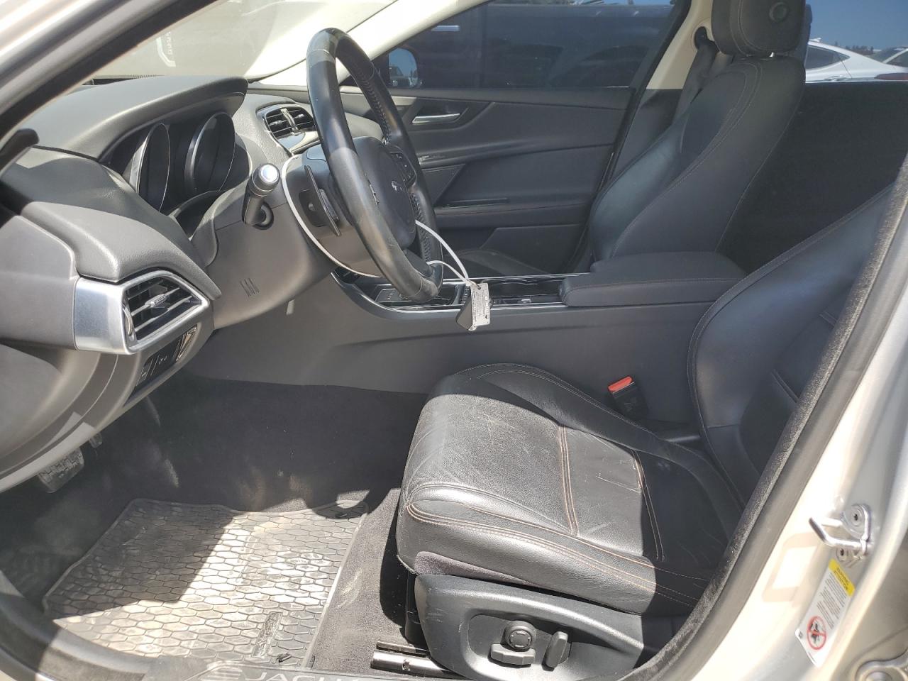 SAJAK4BN4HA969676 2017 Jaguar Xe Prestige