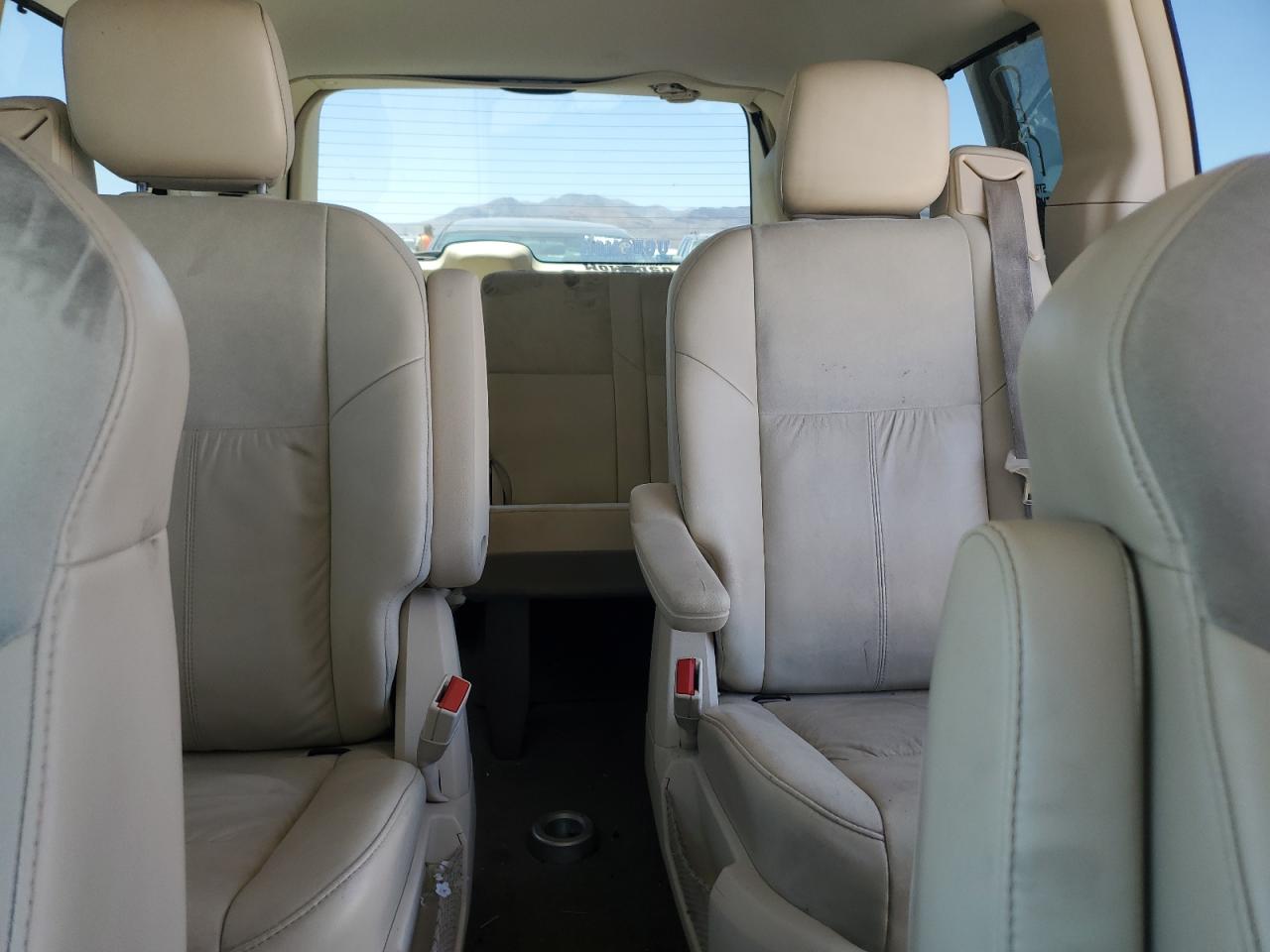 2A8HR64X68R689653 2008 Chrysler Town & Country Limited