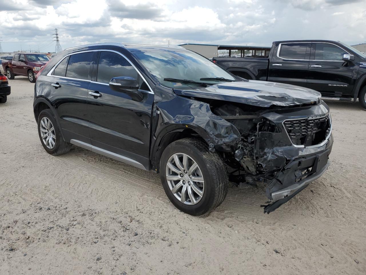 1GYFZCR45NF107678 2022 Cadillac Xt4 Premium Luxury