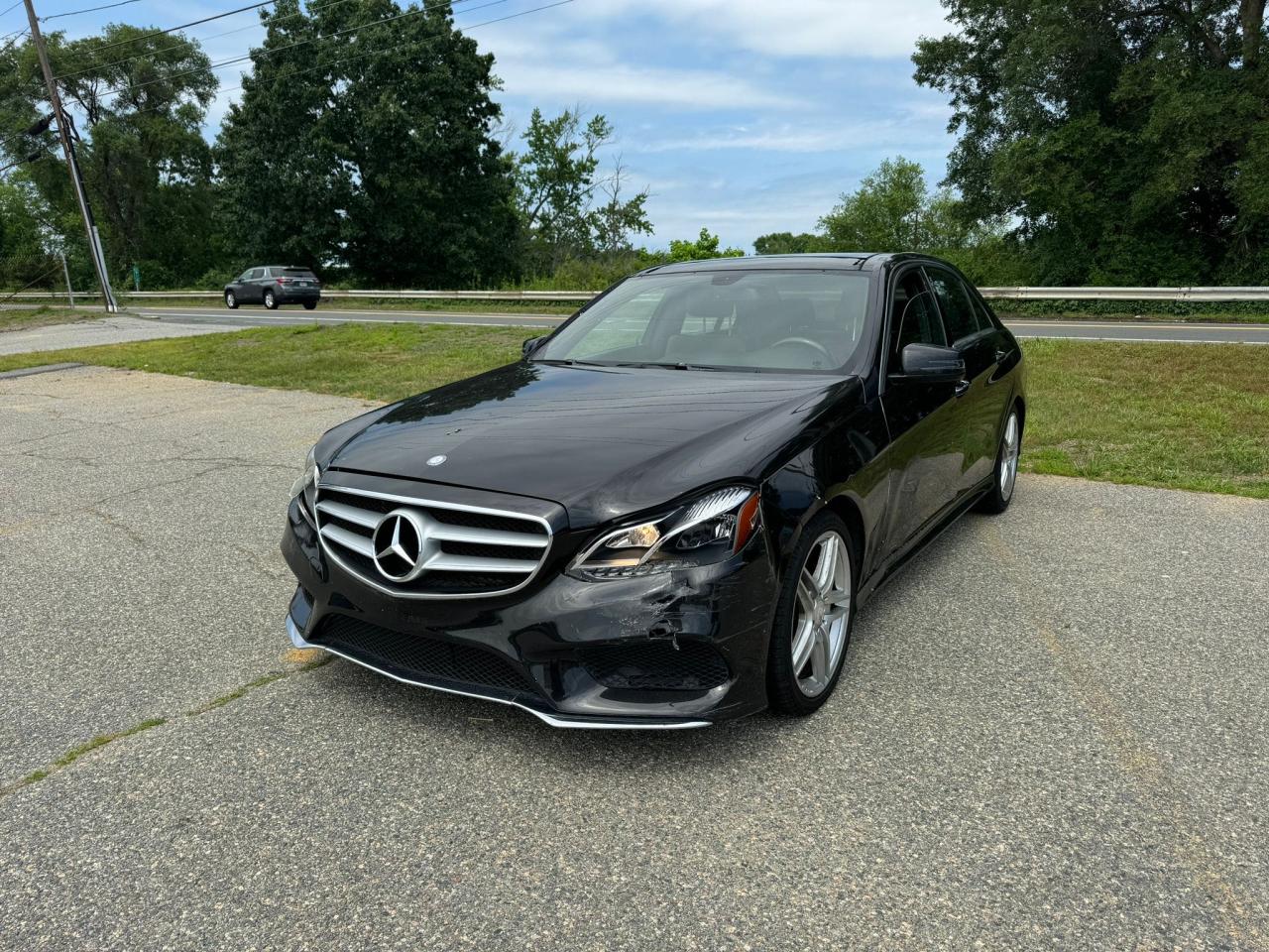 2014 Mercedes-Benz E 350 4Matic vin: WDDHF8JB1EB053968