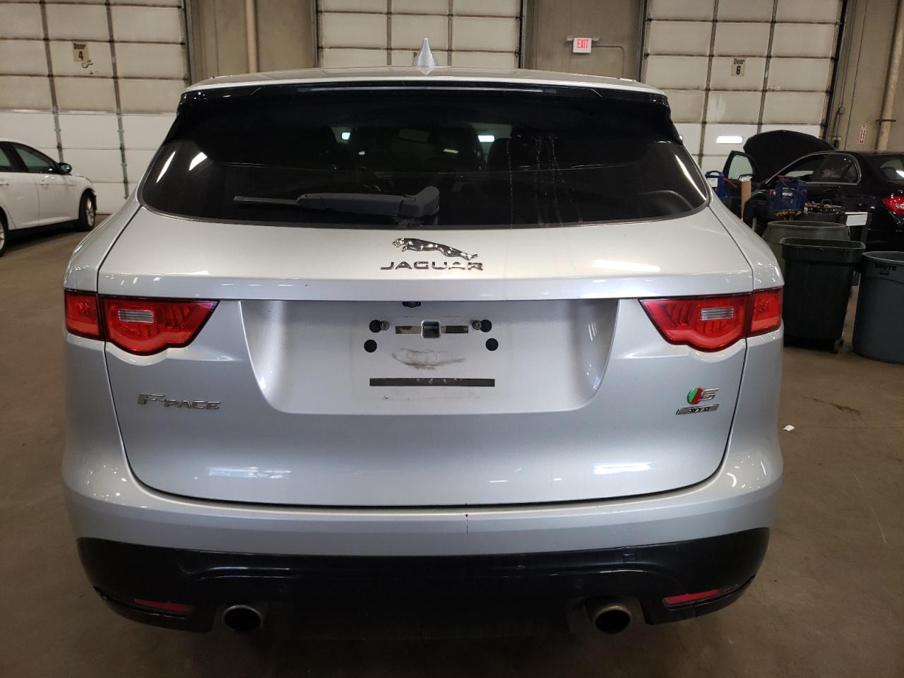 SADCM2FV4JA289416 2018 Jaguar F-Pace S