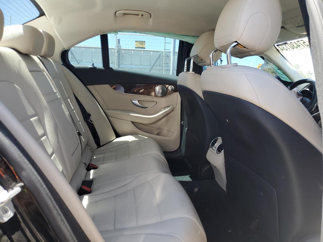 55SWF4KB6GU102928 2016 Mercedes-Benz C 300 4Matic