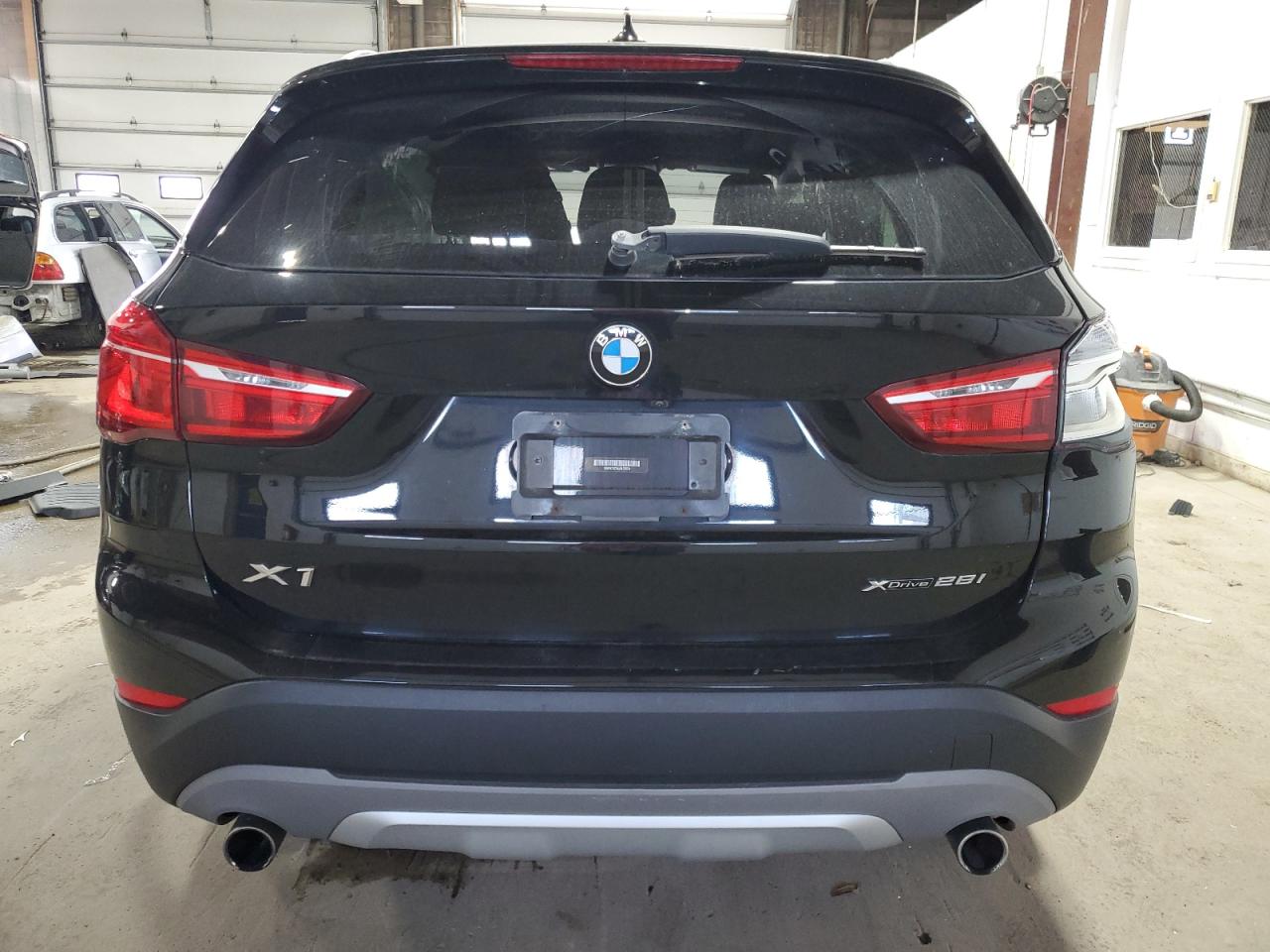 WBXHT3C34J5L33634 2018 BMW X1 xDrive28I