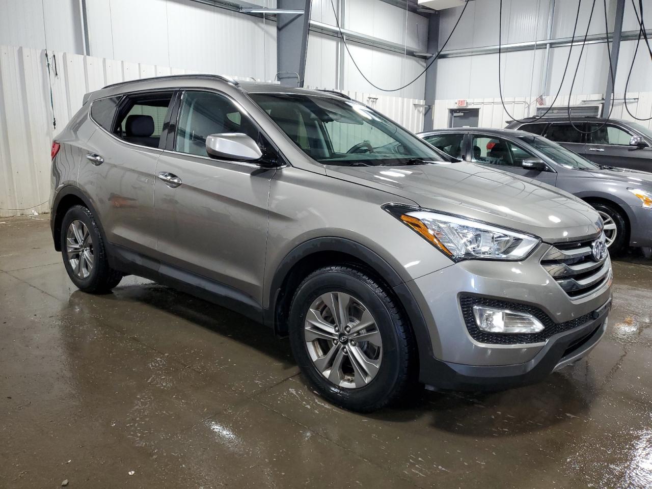 2016 Hyundai Santa Fe Sport vin: 5XYZUDLBXGG330281