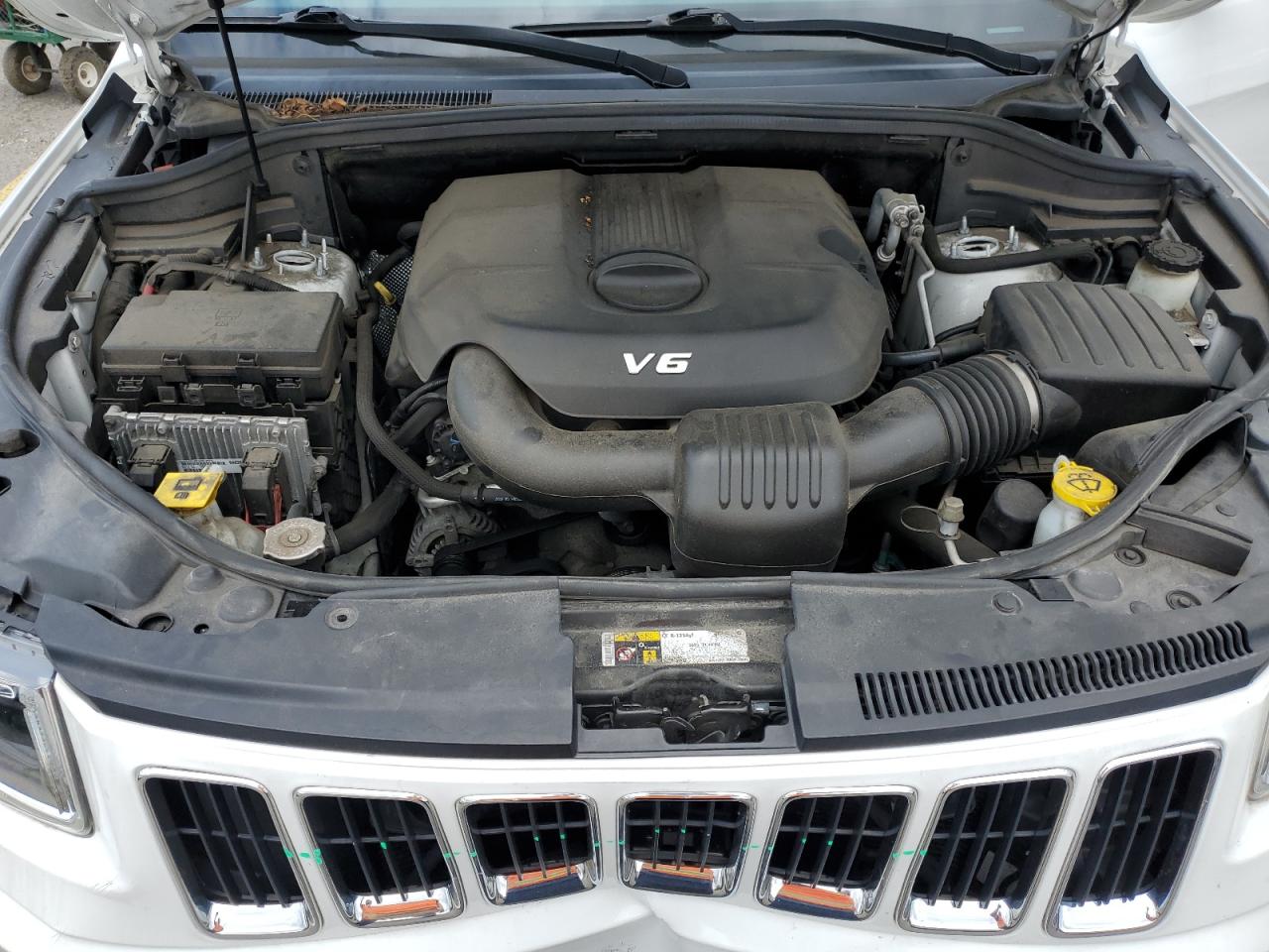 1C4RJFAG9FC183649 2015 Jeep Grand Cherokee Laredo