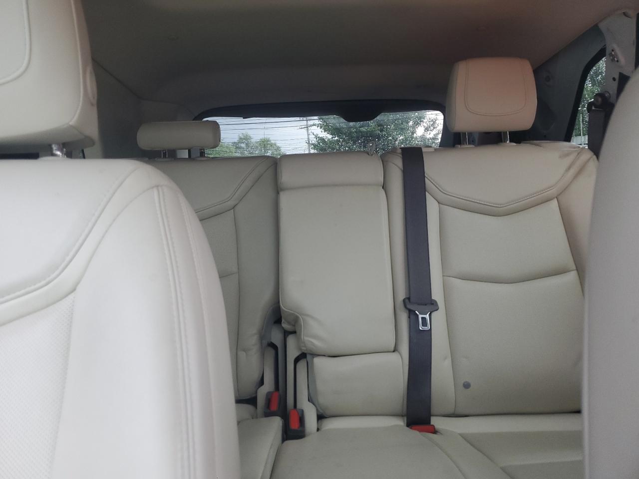 1GYKNBRS9HZ258822 2017 Cadillac Xt5 Luxury