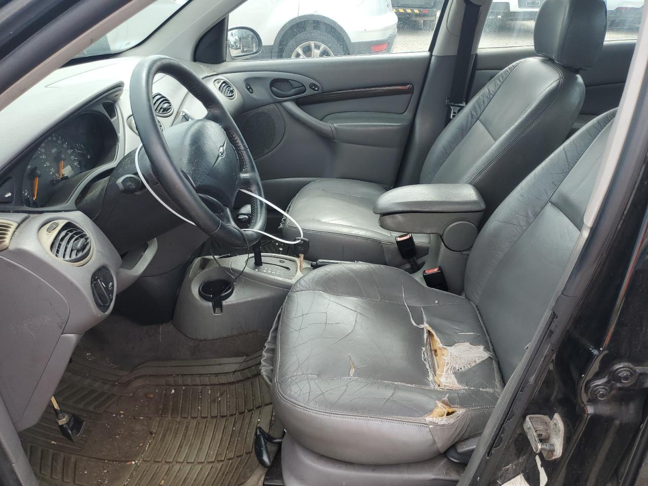 1FAHP38321W348739 2001 Ford Focus Zts