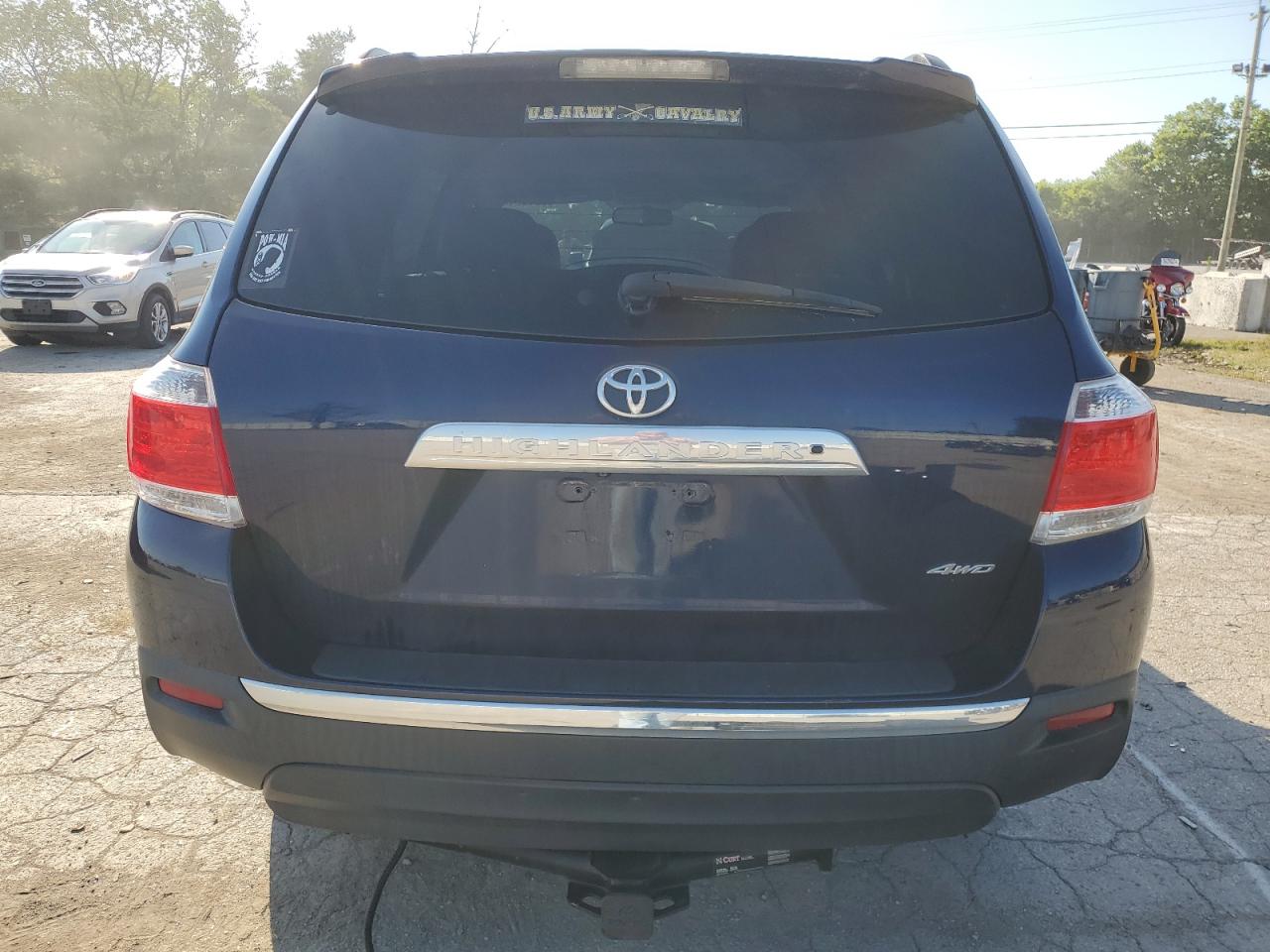 5TDBK3EH6CS173669 2012 Toyota Highlander Base