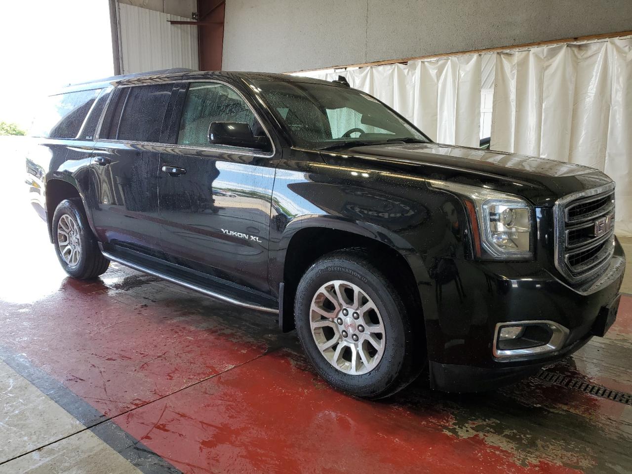 2018 GMC Yukon Xl K1500 Sle vin: 1GKS2FKC8JR129800