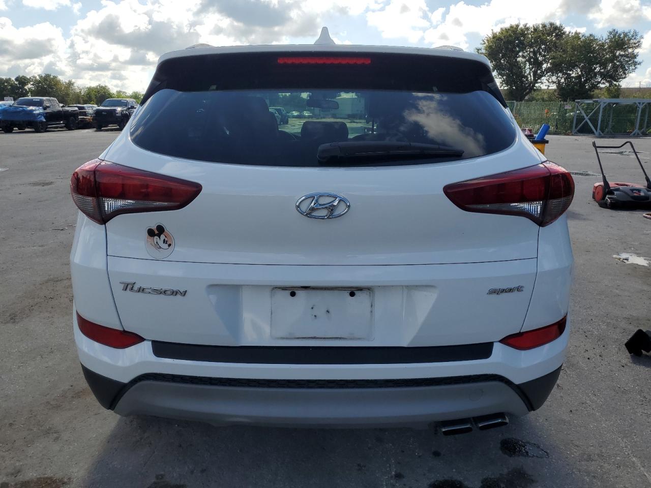 KM8J33AL0JU761171 2018 Hyundai Tucson Sport