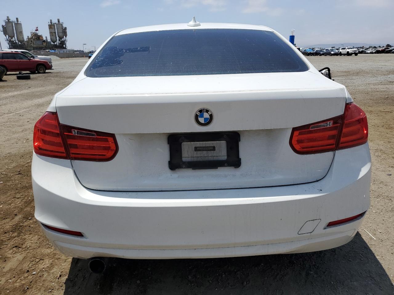 WBA3B1C57FK136172 2015 BMW 320 I