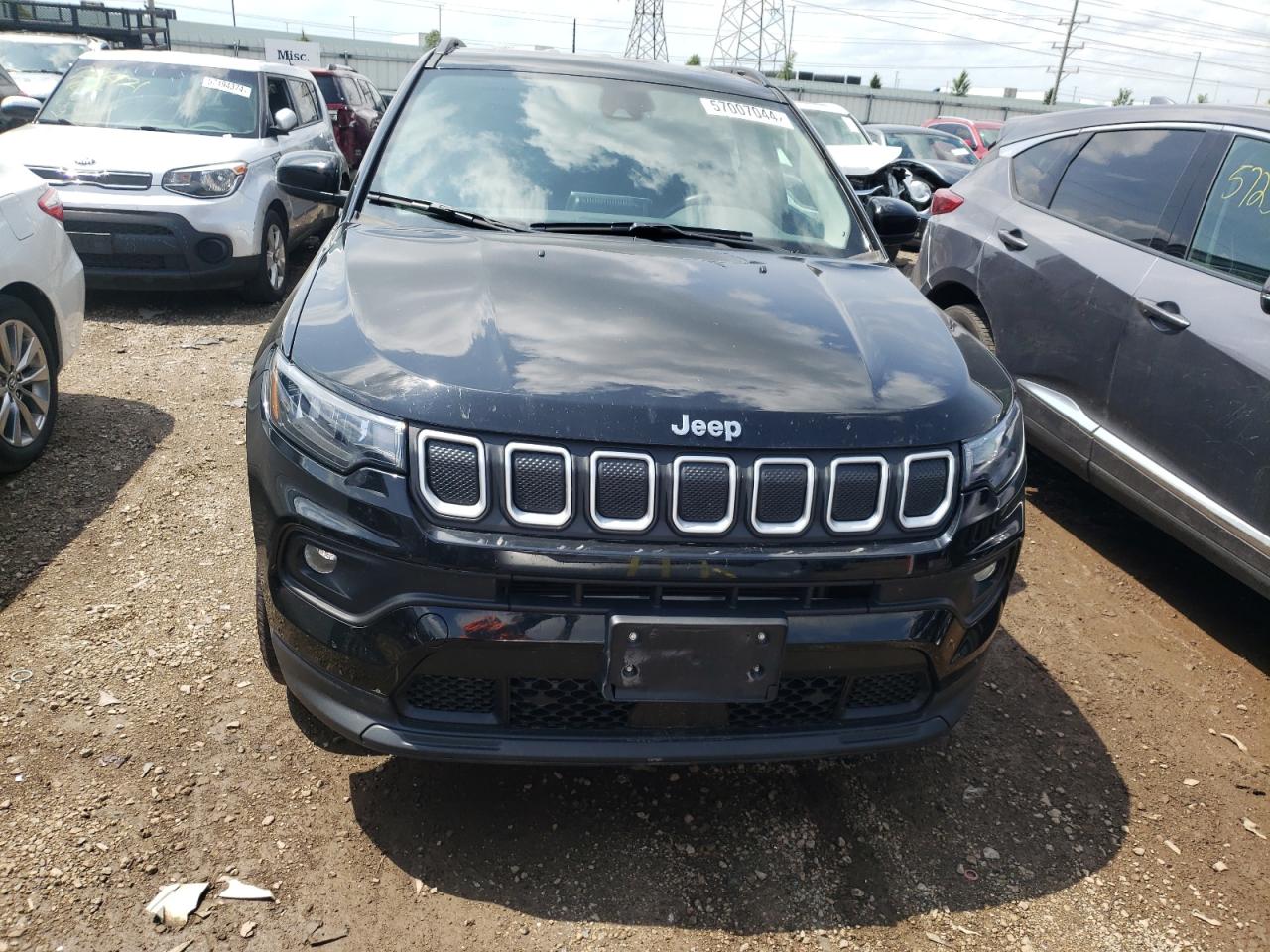 2022 Jeep Compass Latitude vin: 3C4NJDBB7NT135589