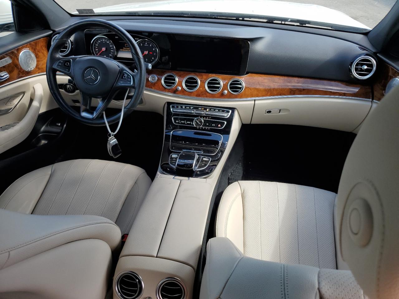 WDDZF4KB3JA363664 2018 Mercedes-Benz E 300 4Matic