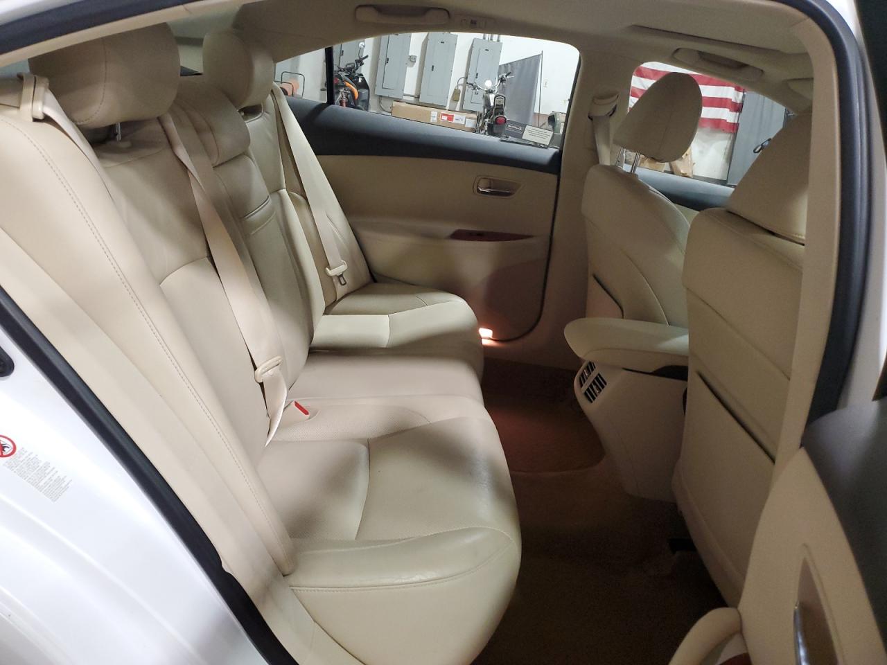 JTHBK1EG2B2464220 2011 Lexus Es 350