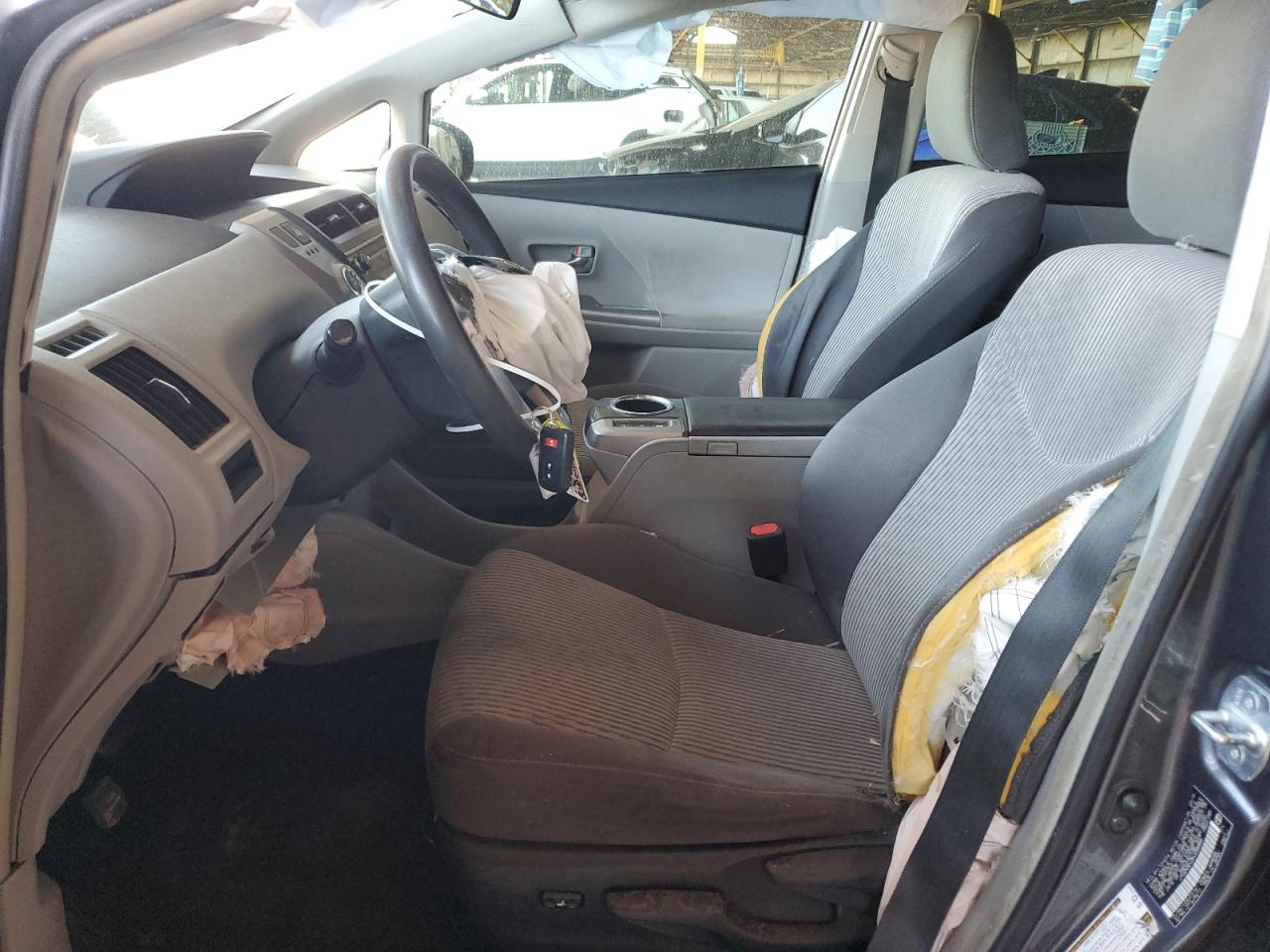 JTDZN3EU3HJ058888 2017 Toyota Prius V