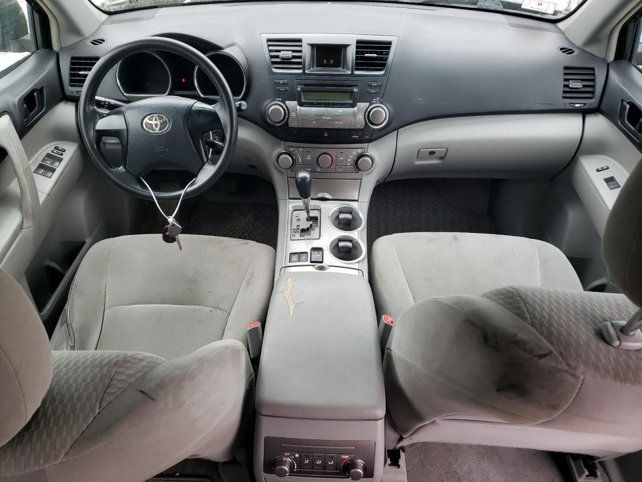 5TDBK3EH6AS022960 2010 Toyota Highlander