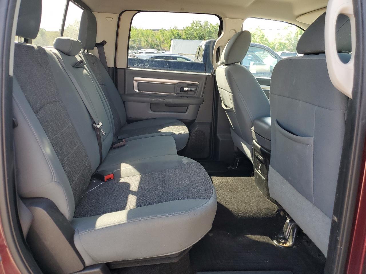 1C6RR7LT3GS205930 2016 Ram 1500 Slt