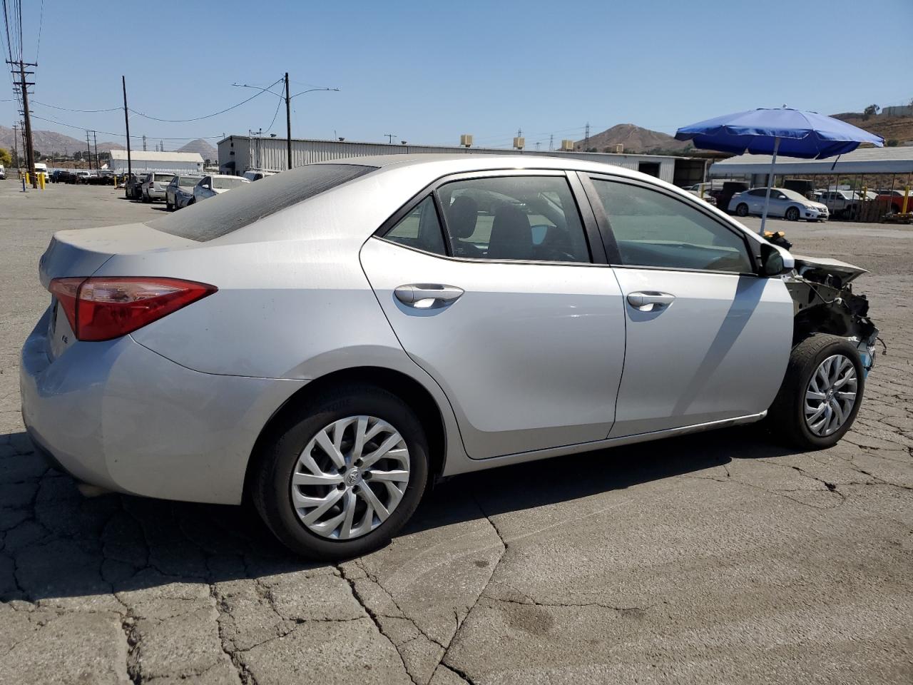 2018 Toyota Corolla L vin: 5YFBURHE5JP780361