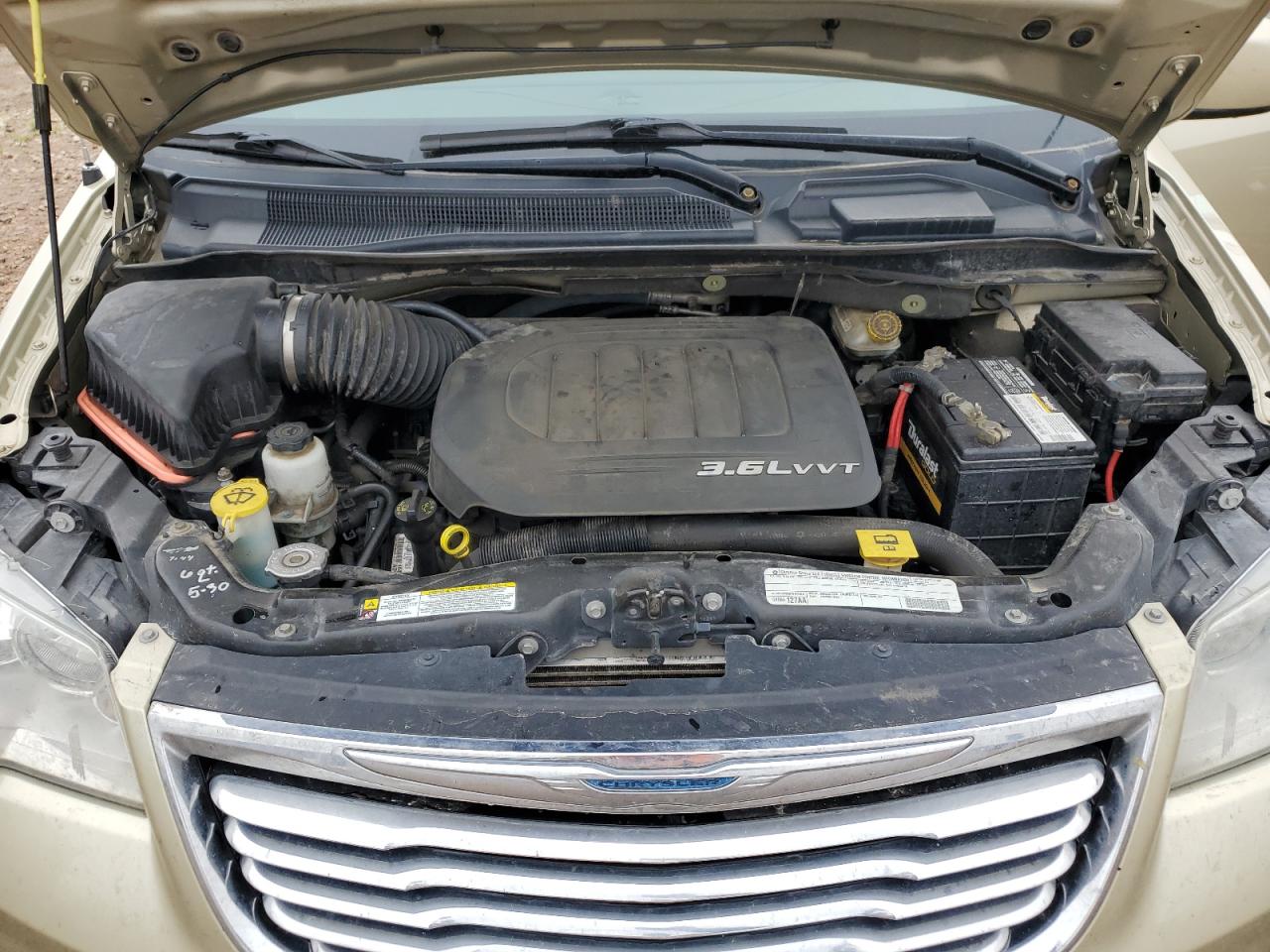 2A4RR5DG8BR712857 2011 Chrysler Town & Country Touring