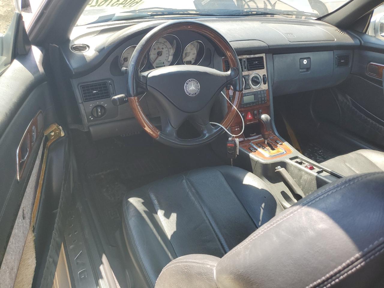 WDBKK65F21F218585 2001 Mercedes-Benz Slk 320