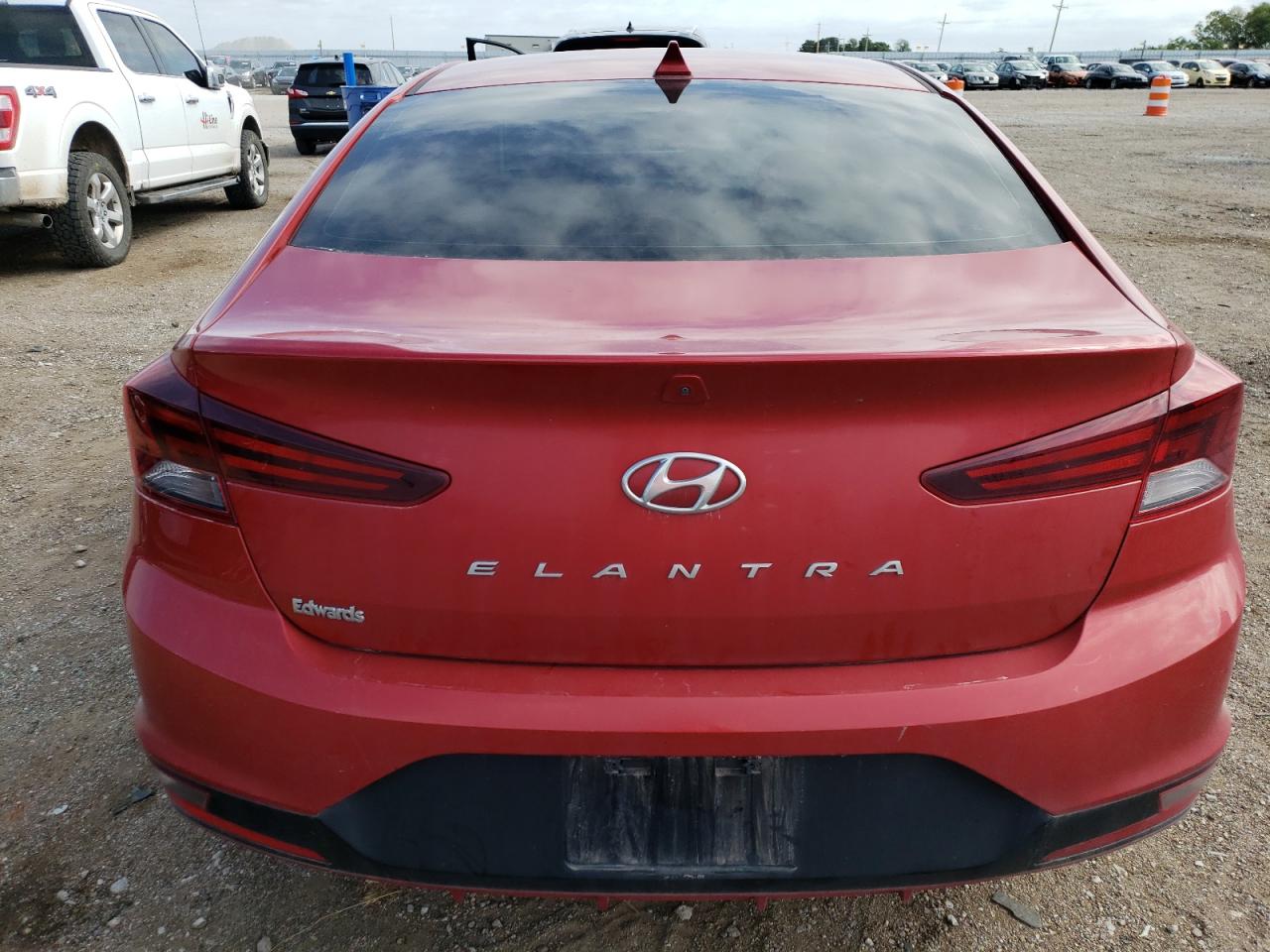 5NPD84LFXKH425569 2019 Hyundai Elantra Sel