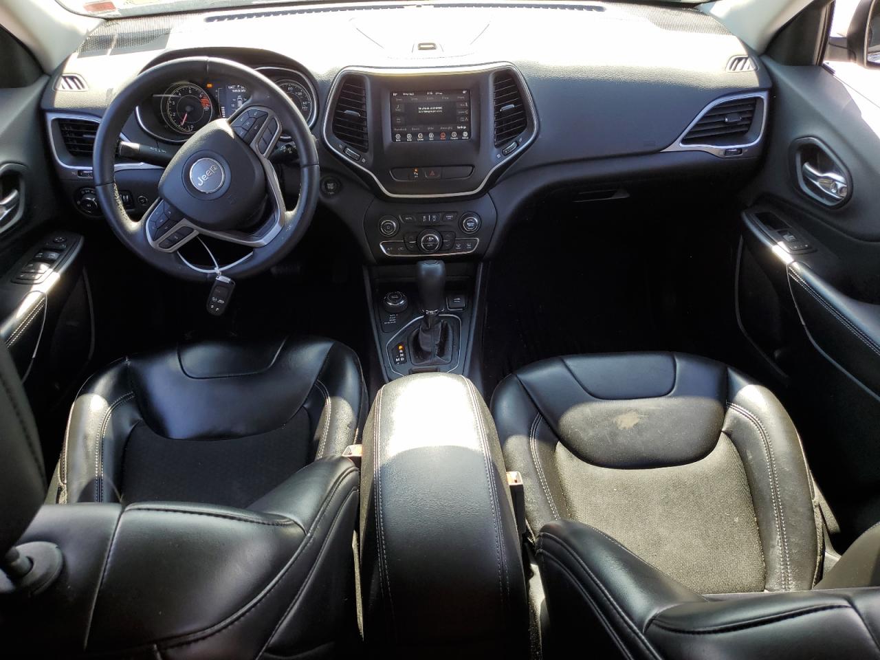 1C4PJMLB2KD399053 2019 Jeep Cherokee Latitude Plus