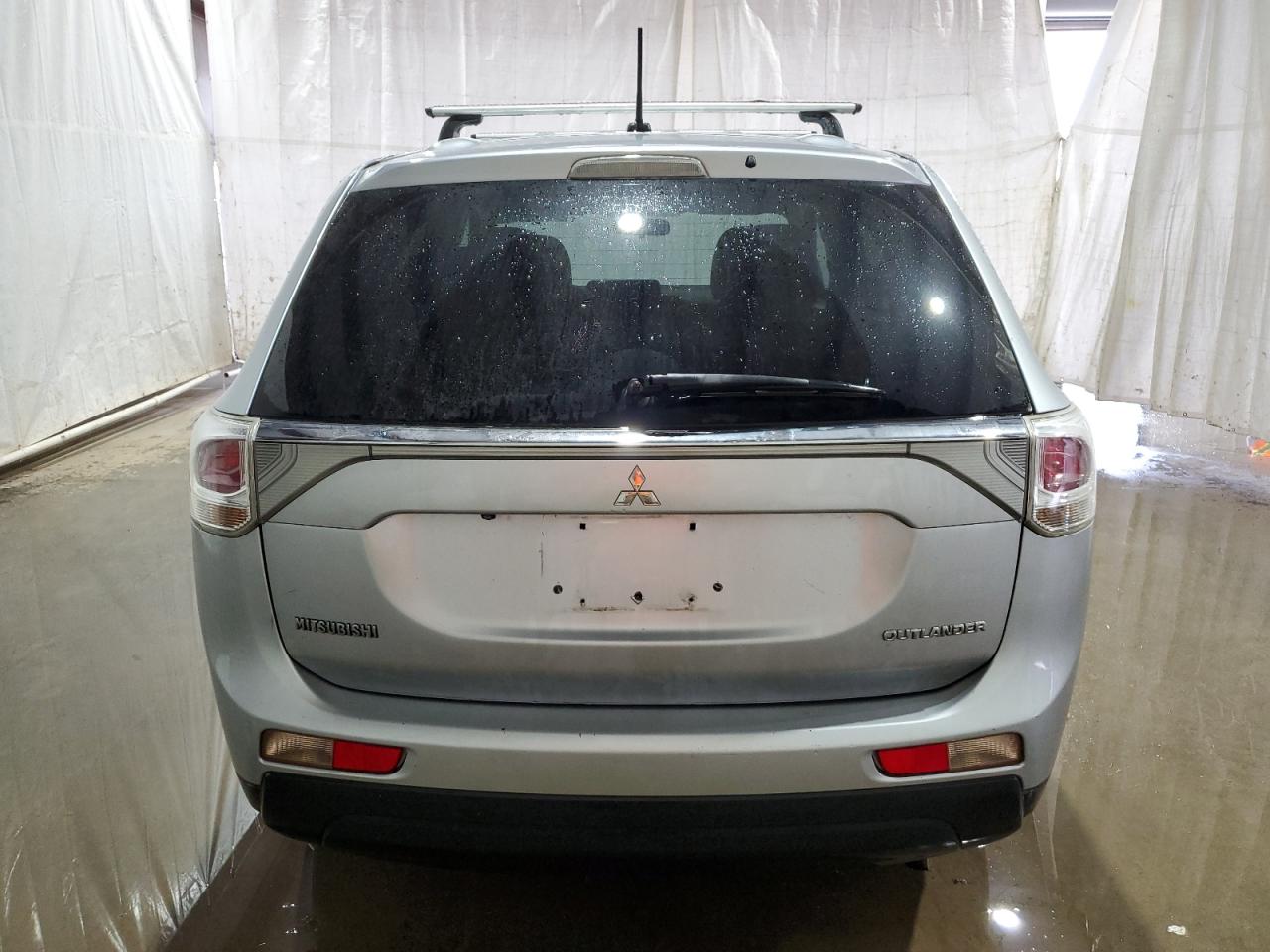 JA4AD3A32EZ010576 2014 Mitsubishi Outlander Se