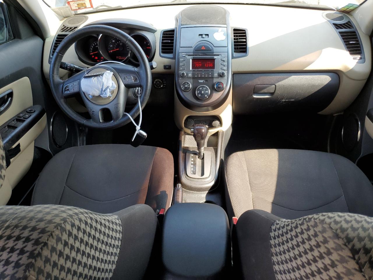 KNDJT2A27A7177256 2010 Kia Soul +