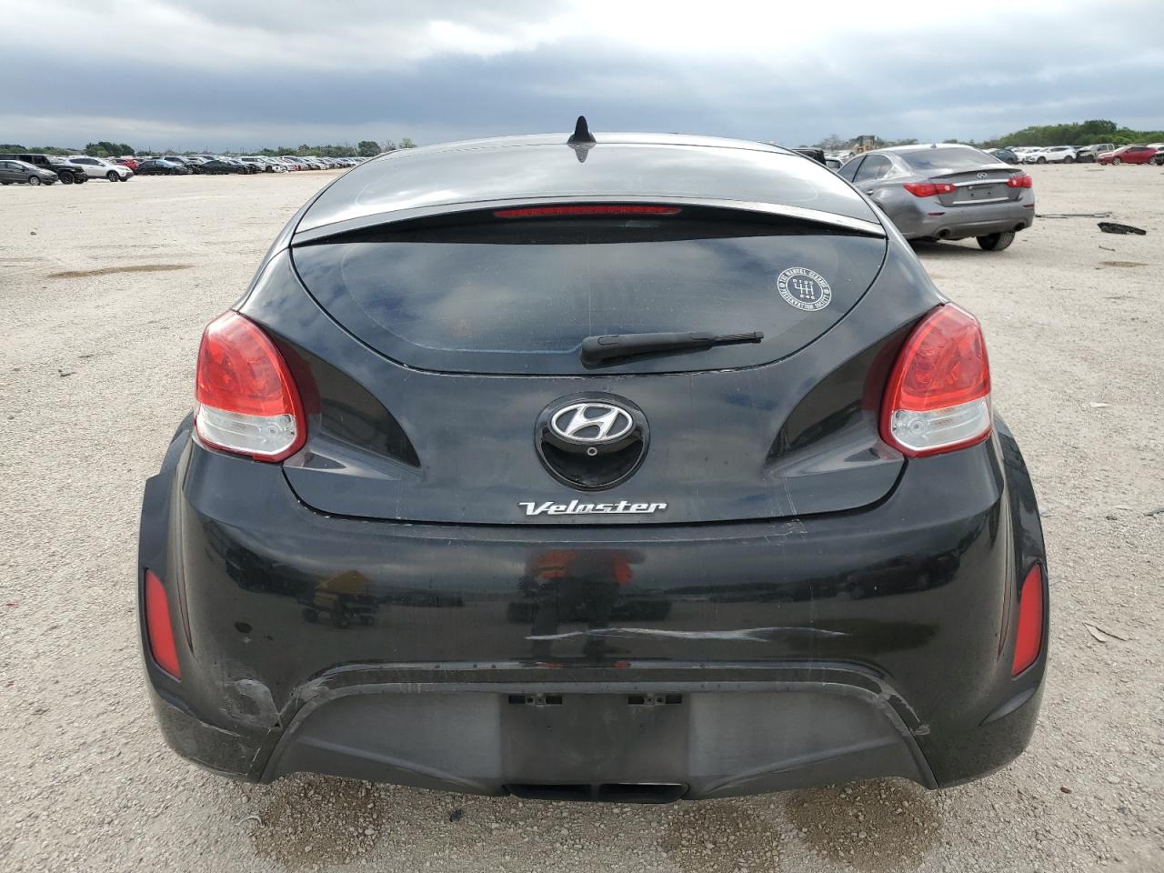 KMHTC6AD7GU250018 2016 Hyundai Veloster