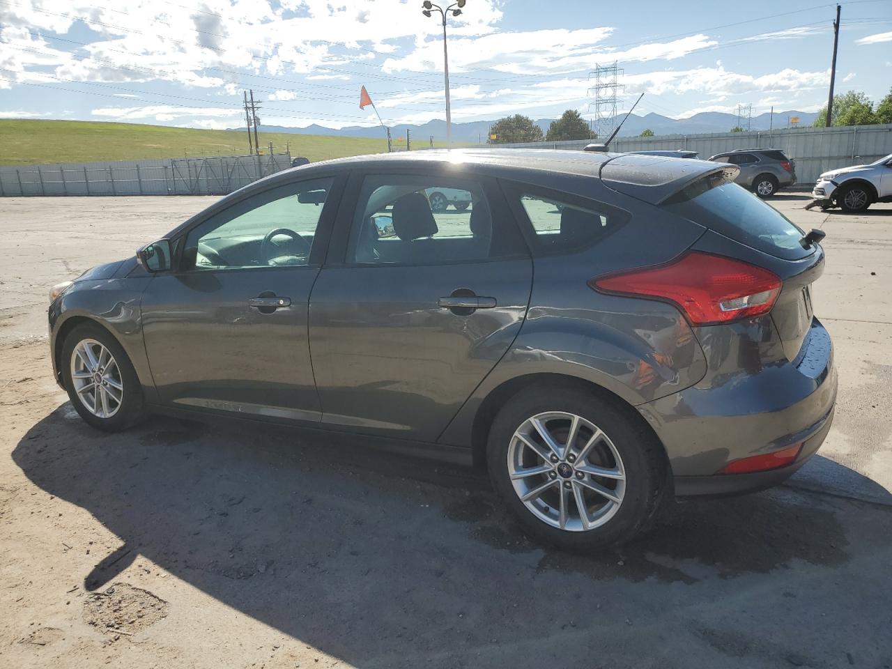 2016 Ford Focus Se vin: 1FADP3K22GL344859