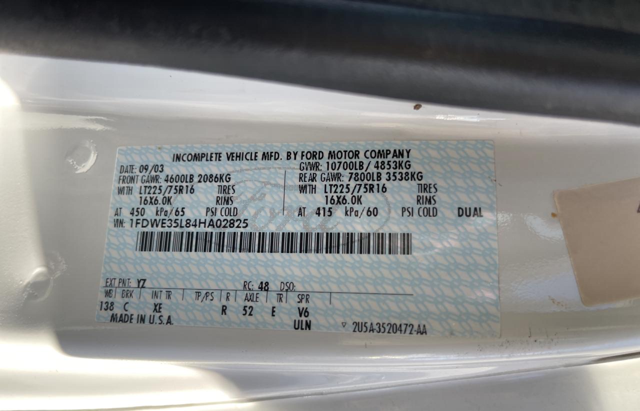 1FDWE35L84HA02825 2004 Ford Econoline E350 Super Duty Cutaway Van