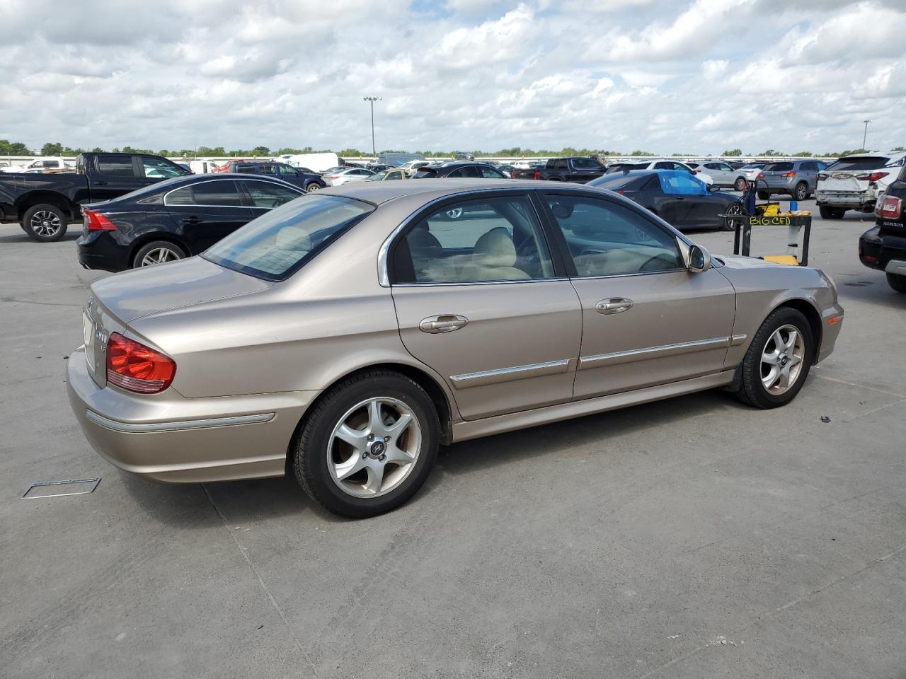 KMHWF35H25A145384 2005 Hyundai Sonata Gls