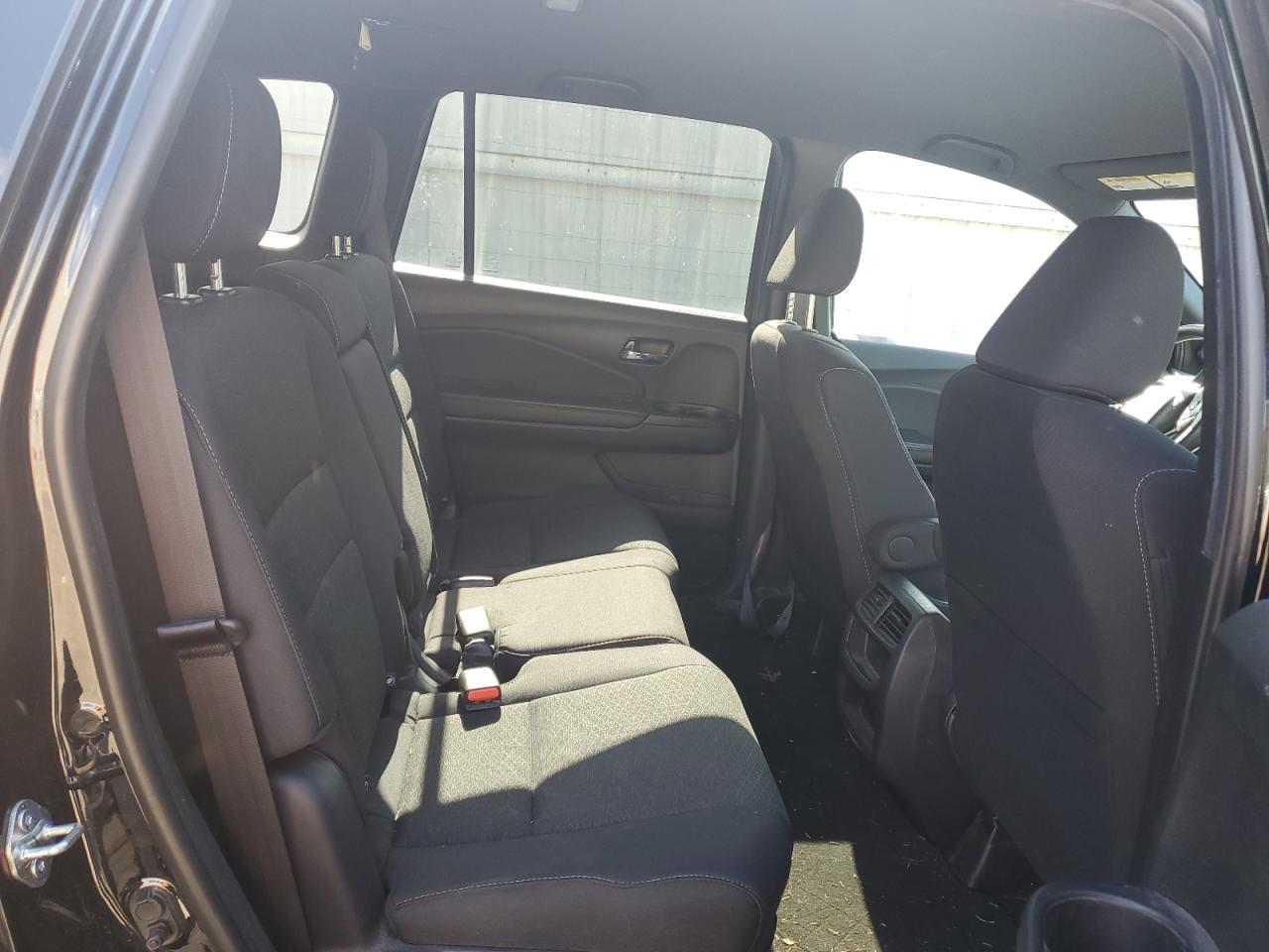 5FNYF8H25LB014813 2020 Honda Passport Sport