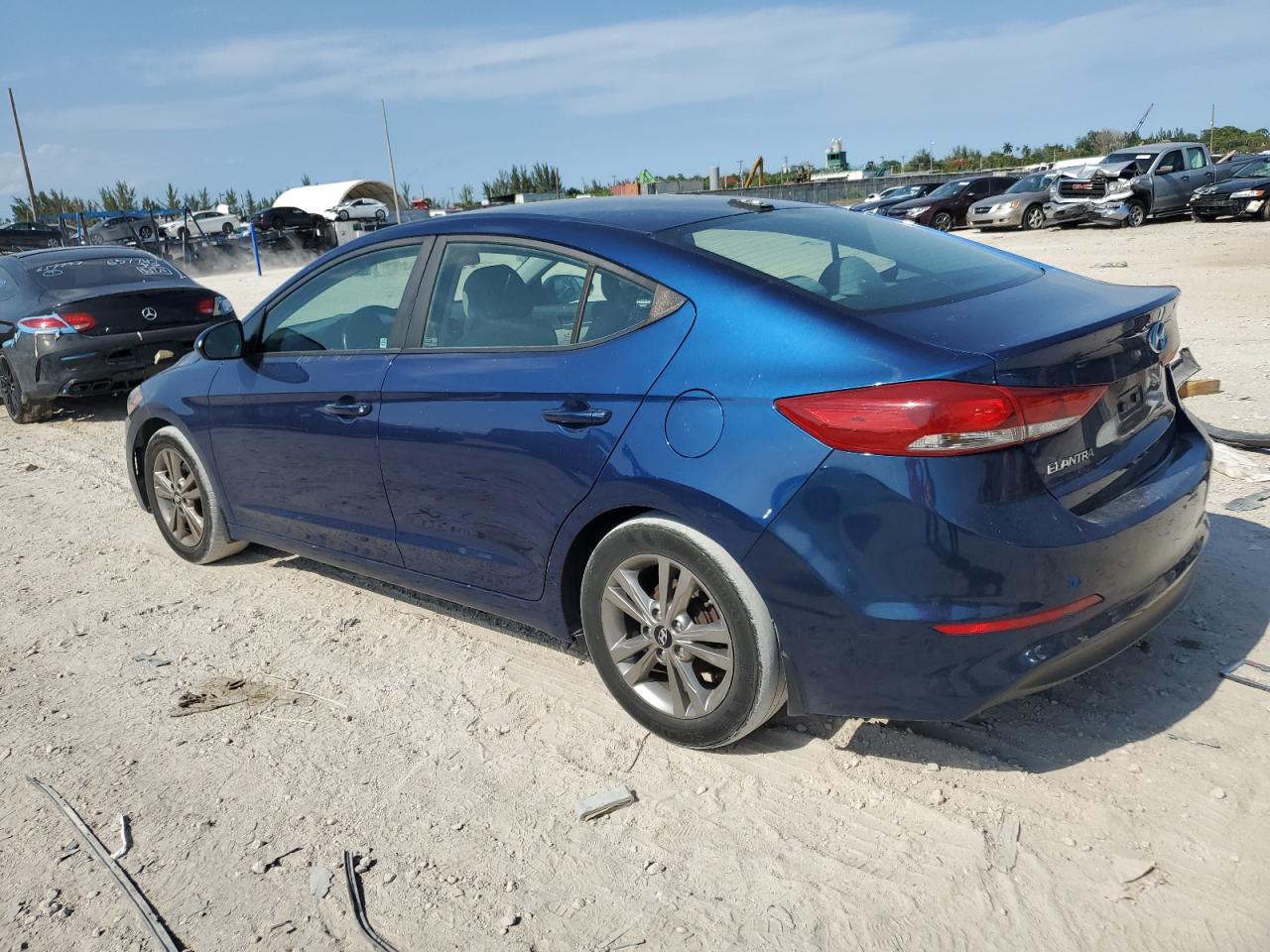 2017 Hyundai Elantra Se vin: 5NPD84LF3HH058376