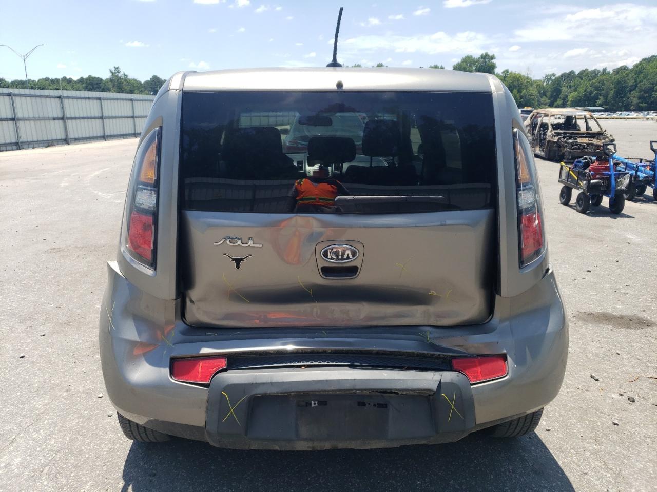 KNDJT2A23B7274584 2011 Kia Soul +