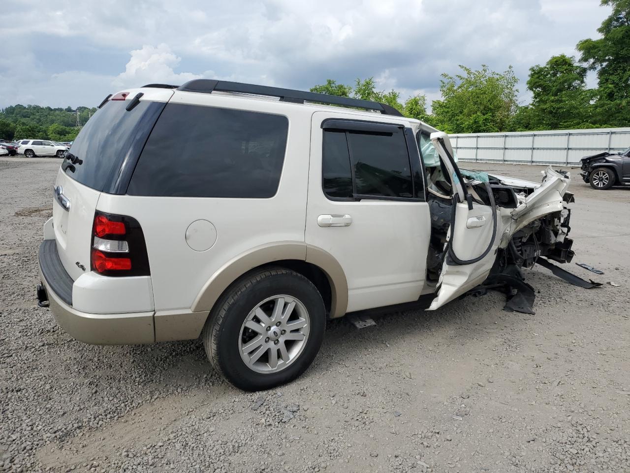 1FMEU74E28UA36684 2008 Ford Explorer Eddie Bauer