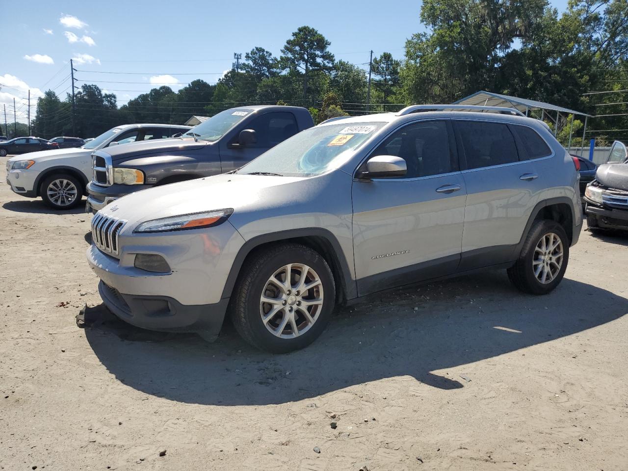 2015 Jeep Cherokee Latitude vin: 1C4PJLCB3FW658105