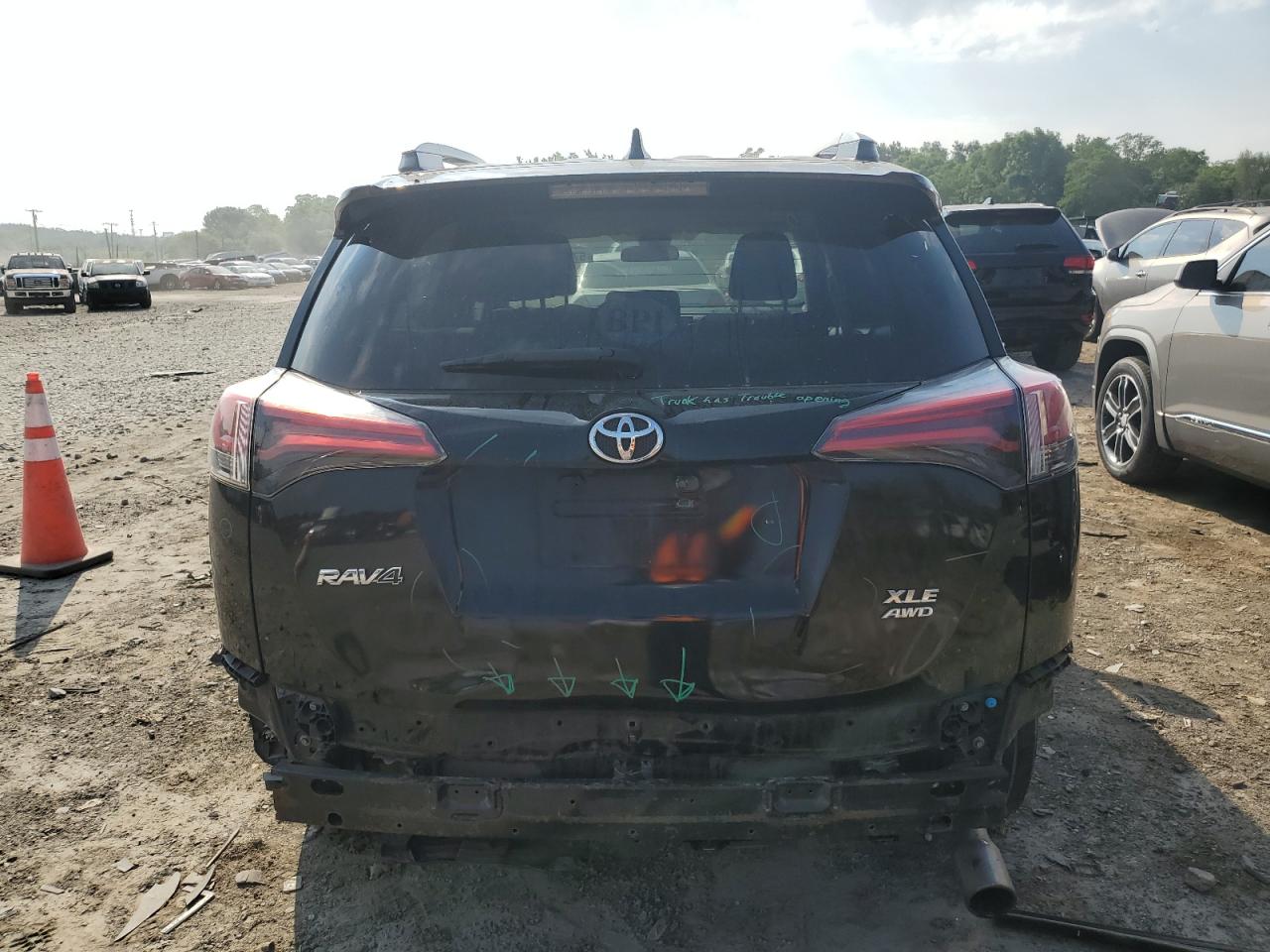 2T3RFREV1HW614948 2017 Toyota Rav4 Xle