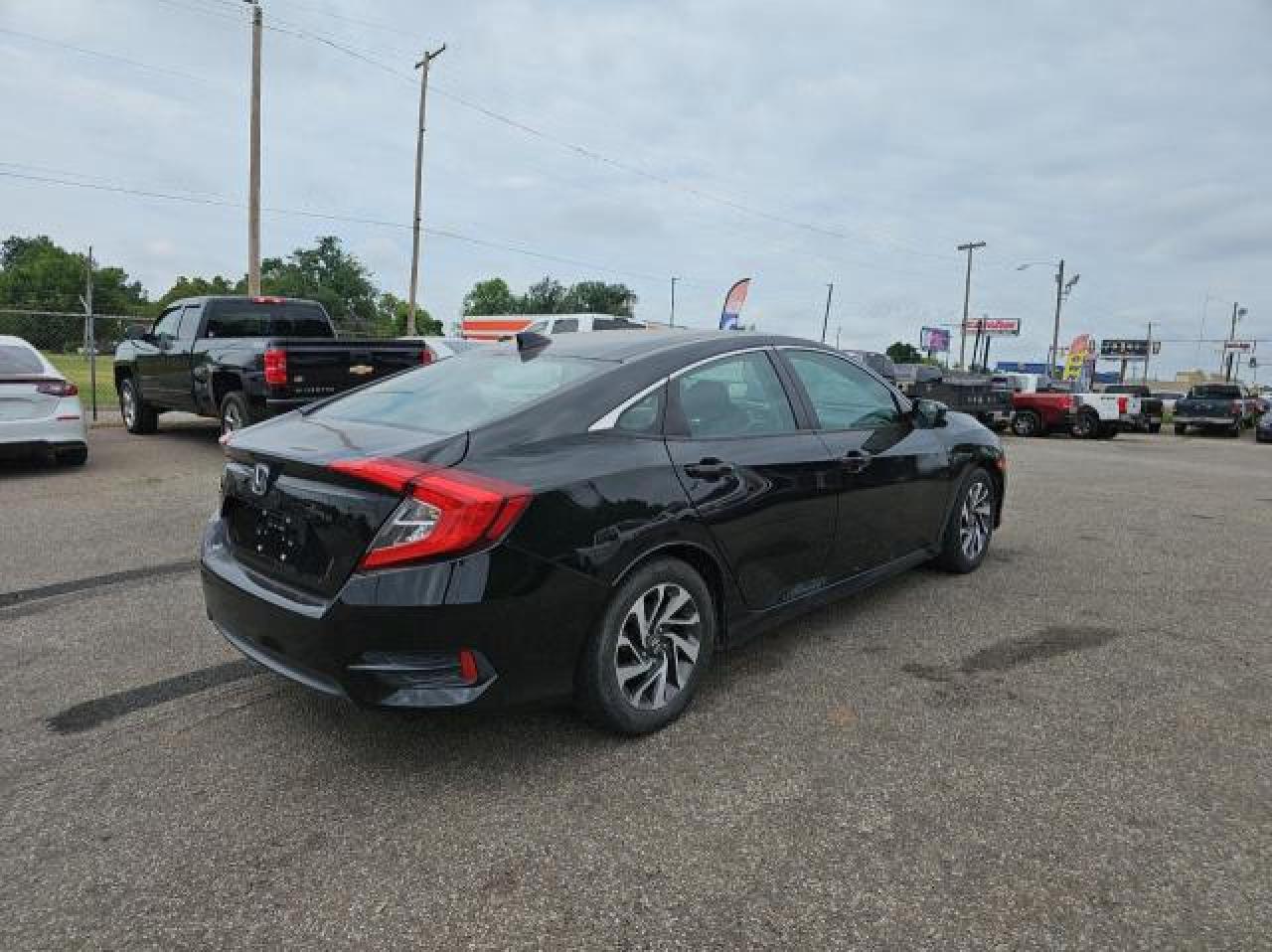 2017 Honda Civic Ex vin: 19XFC2F77HE019164