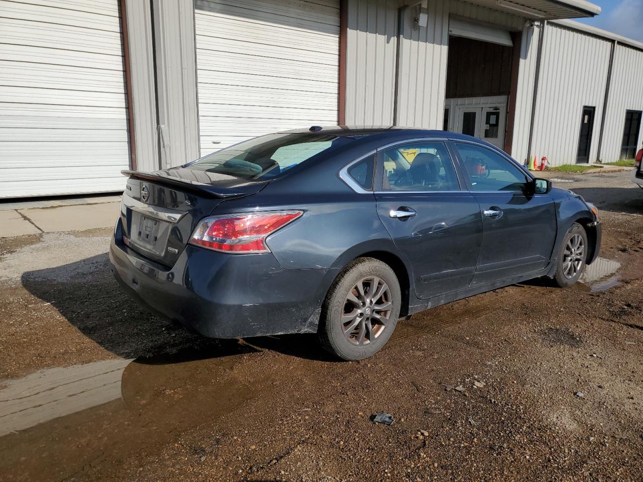 2015 Nissan Altima 2.5 vin: 1N4AL3AP7FC577159