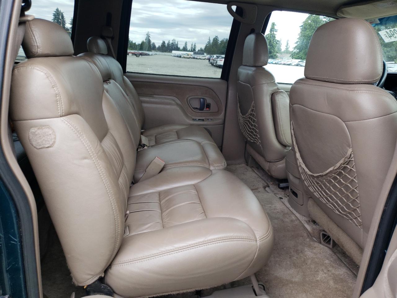 3GKGK26R9XG553220 1999 GMC Suburban K2500