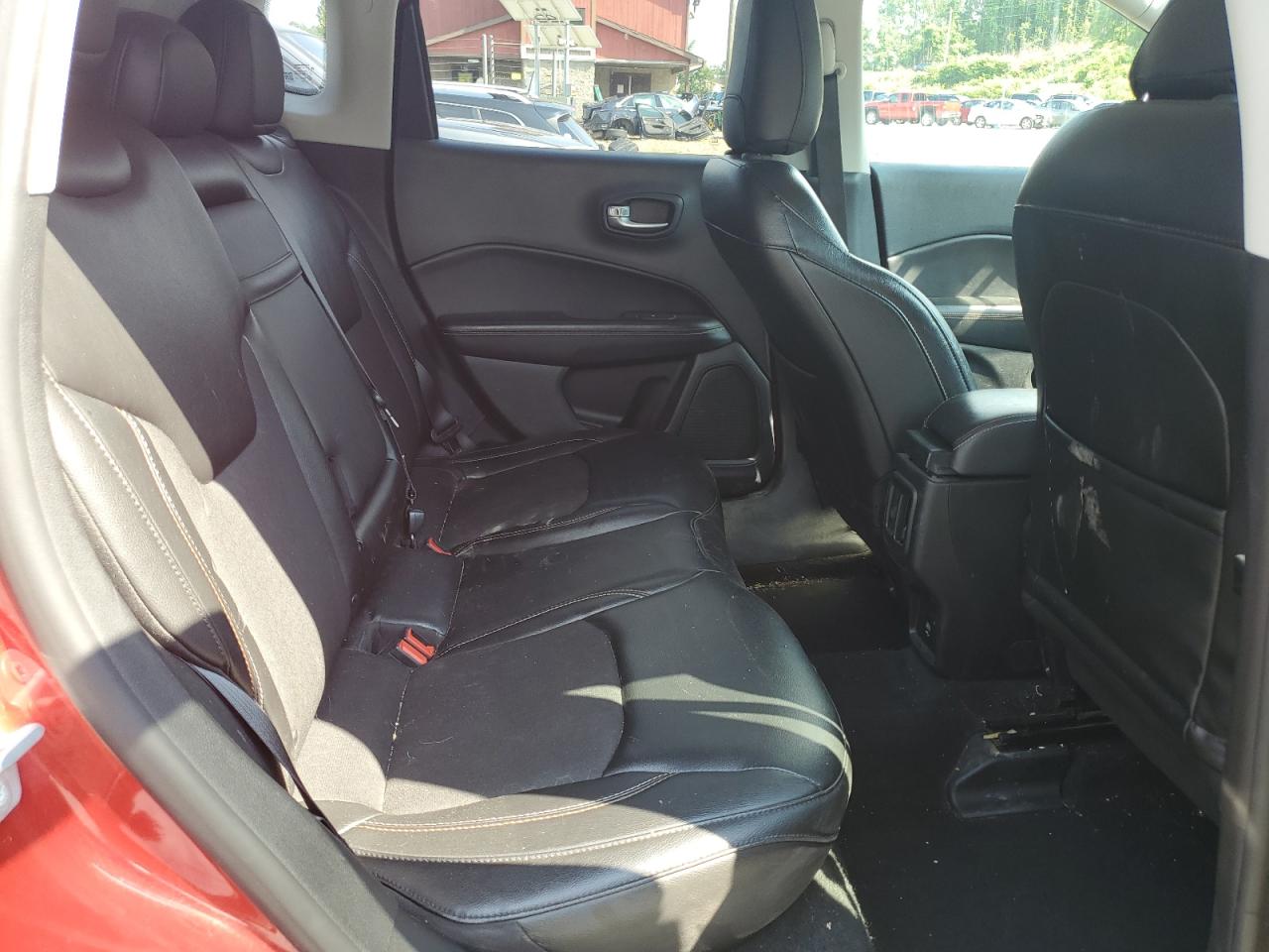 3C4NJDBB7JT400621 2018 Jeep Compass Latitude