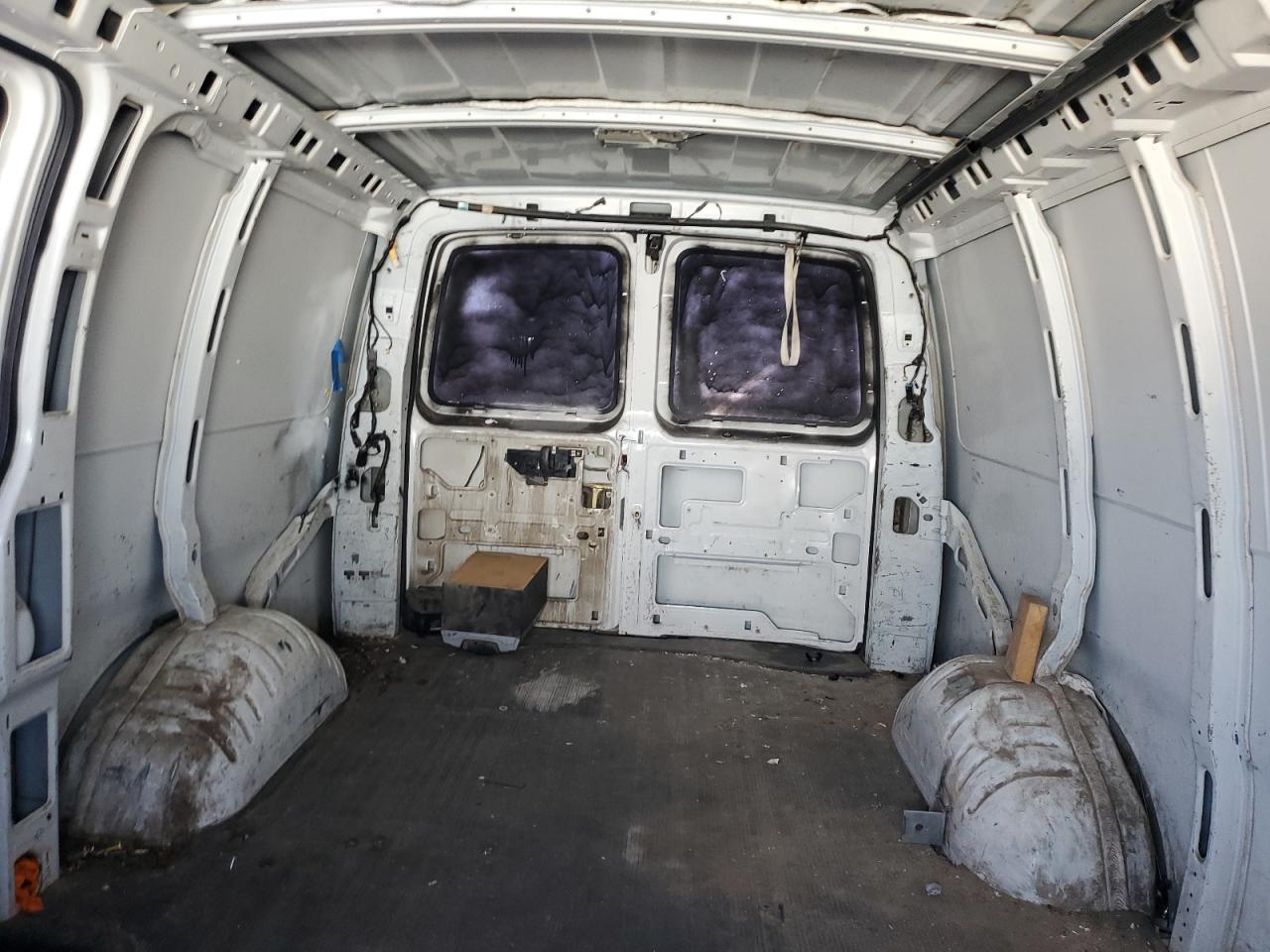 1GCFG25W111133103 2001 Chevrolet Express G2500