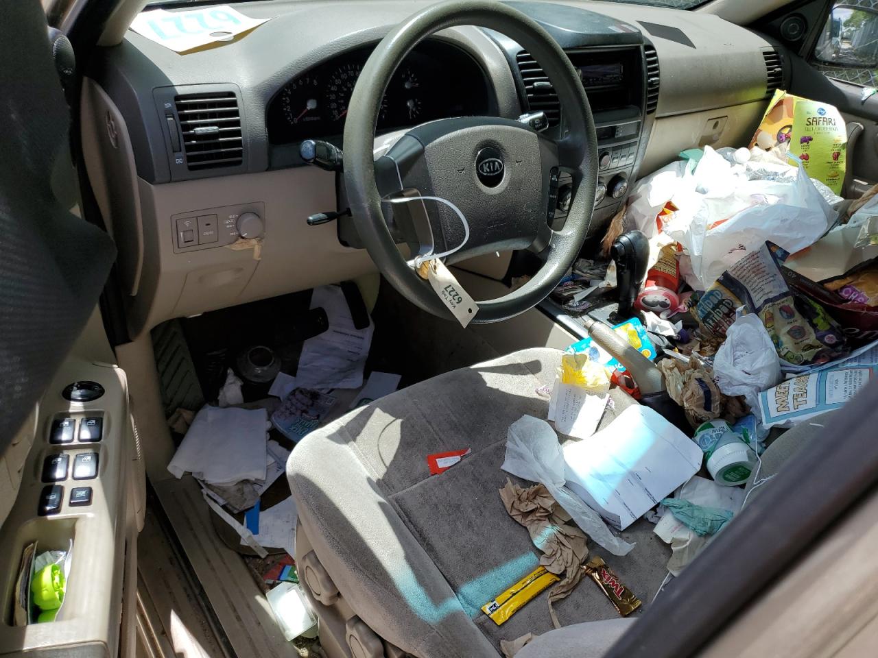 KNDJC733345328967 2004 Kia Sorento Ex