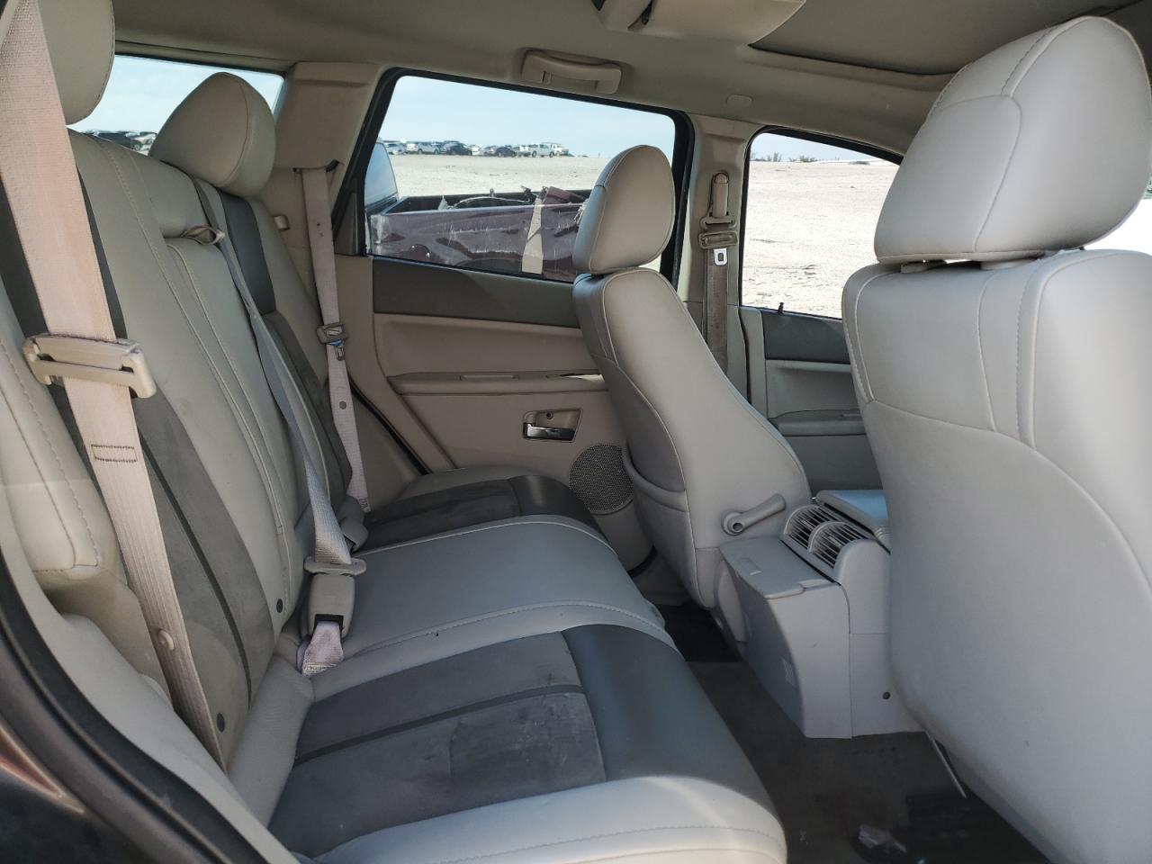 1J8HR68296C356531 2006 Jeep Grand Cherokee Overland