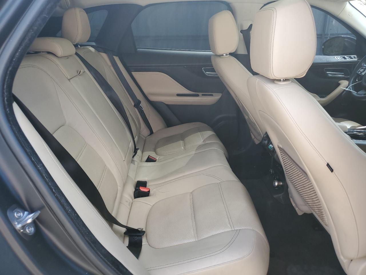 SADCK2BV4HA090470 2017 Jaguar F-Pace Prestige