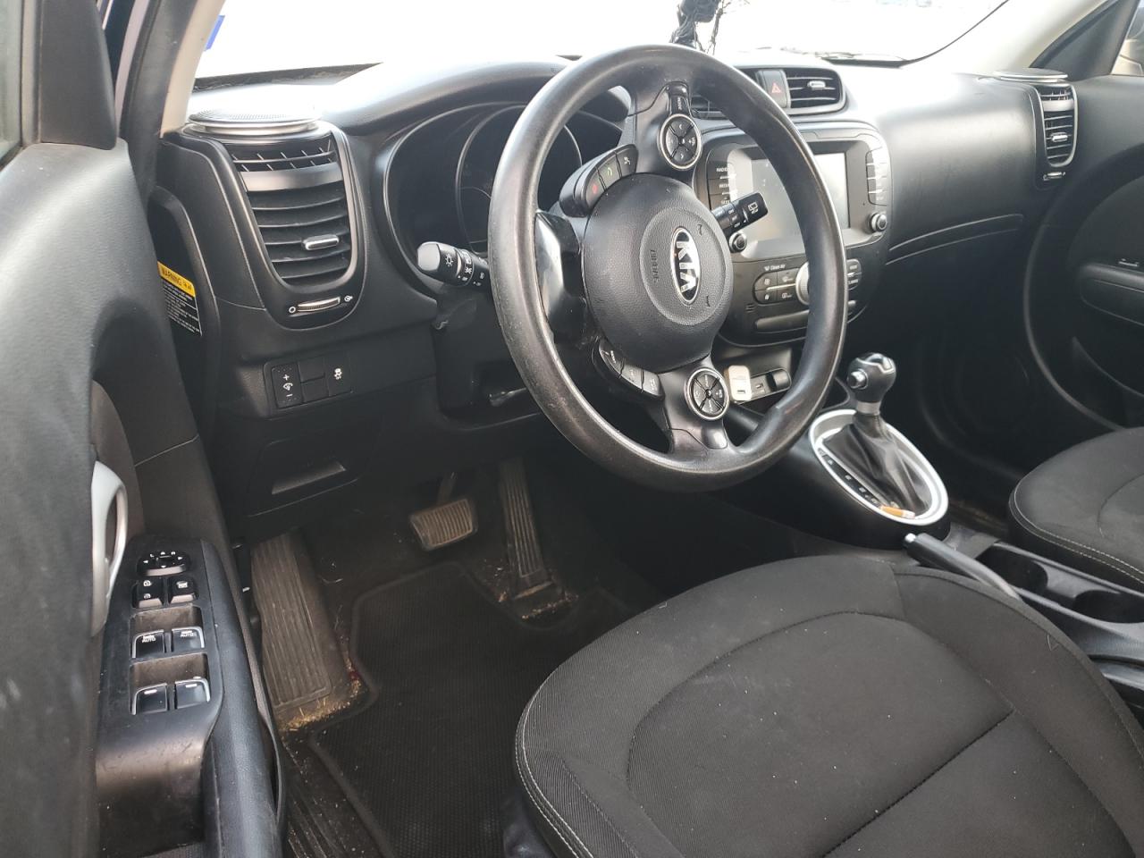 KNDJP3A57J7606948 2018 Kia Soul +