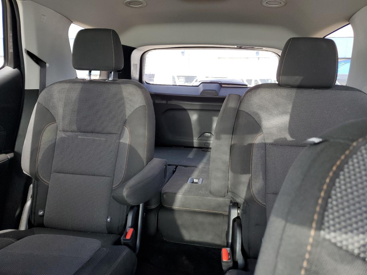 1GNEVGKW3KJ303604 2019 Chevrolet Traverse Lt